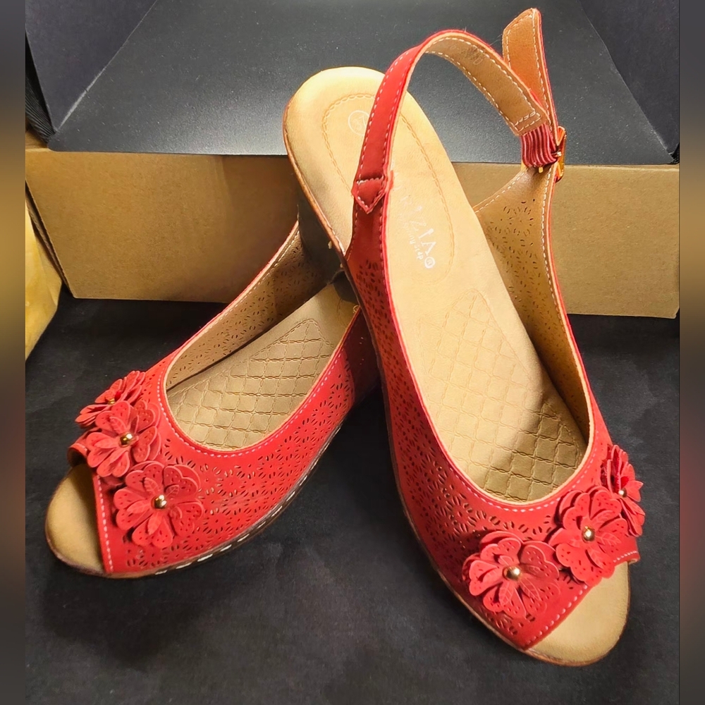 Patrizia By Spring Step Doriday Red Floral Wedge Sandals Size 6.5 - Like New